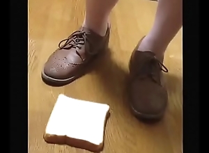 ã€fetishã€‘Bread directors crush Sneaker