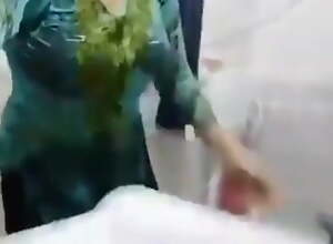 Pakistani Aunty in the Bath, Chap-fallen Video