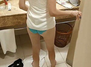 StepSister Inanimate Came to the Shower coupled with Gave a Blowjob