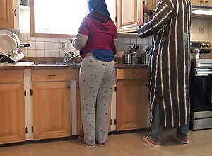 Moroccan Tie the knot Gets Creampie Doggystyle Quickie Near The Kitchen