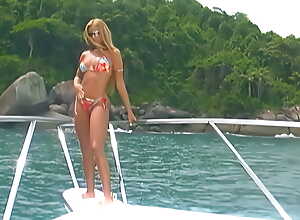 Blonde Holm Girl Priscila Prado With Suntan Lines Gets Screwed On touching Her Pest On a Boat